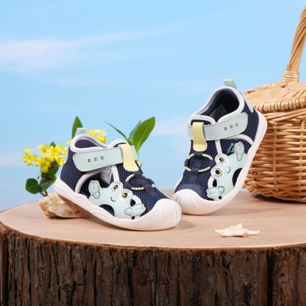 Sandals with a crab design